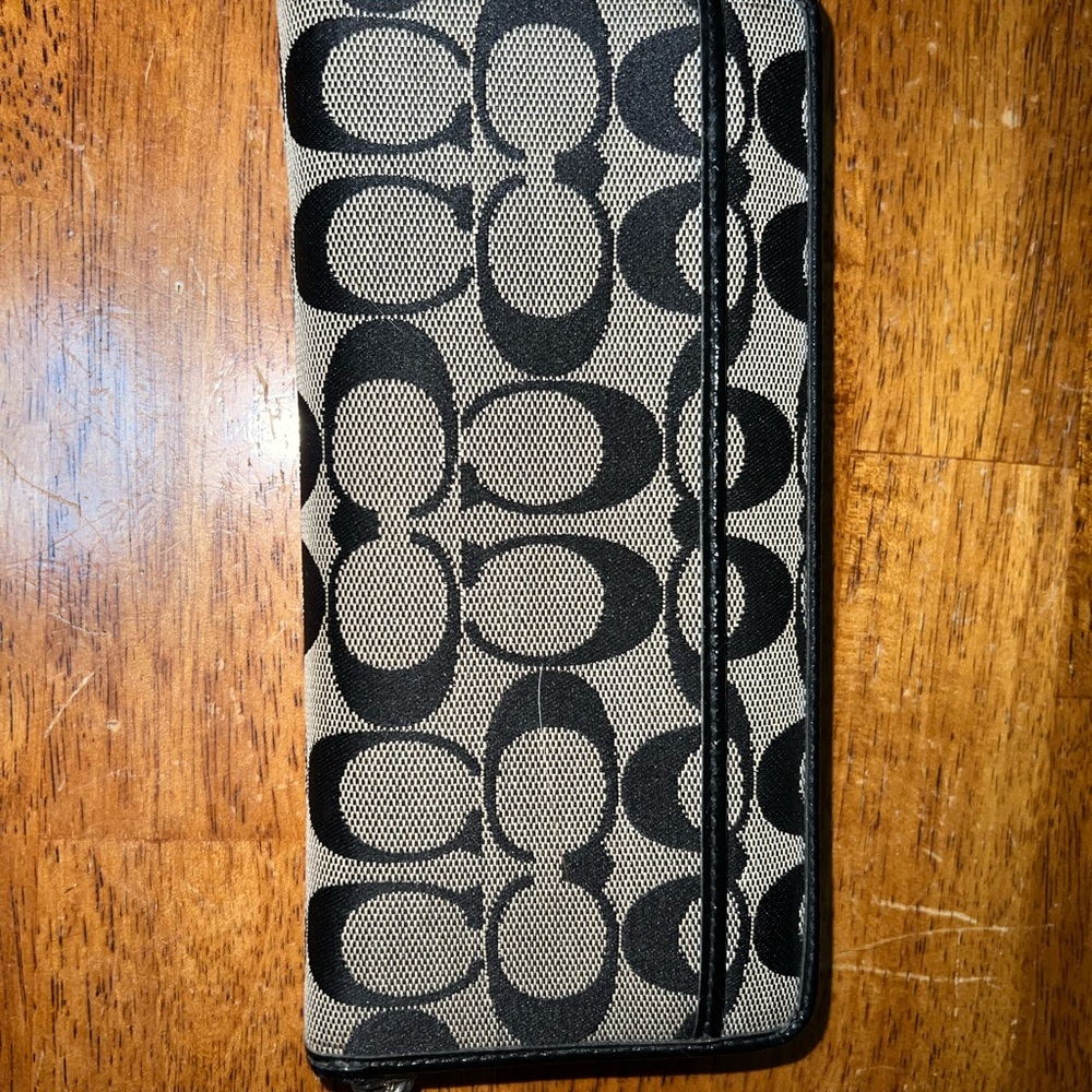 Coach wallet - Picture 2 of 5